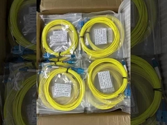 Áo ngoài màu vàng E2000 Patch Cord Sợi quang APC Metal Cap Connector SM DX PVC Indoor