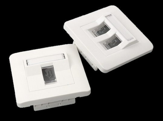 Các bảng điều khiển lai CAT5/CAT6/CAT7 trong nhà tối đa hóa kích thước ổ cắm và ổ cắm RJ45 cho hiệu suất tối ưu trong mạng 4.0